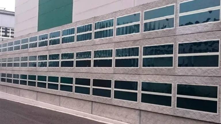 Un muro de concreto solar