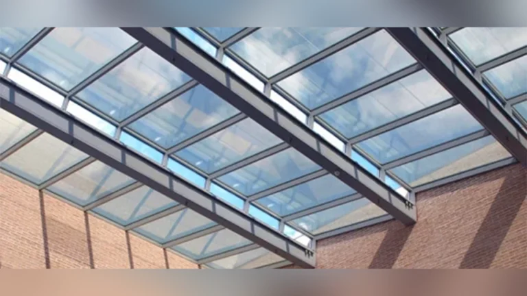 Vidrio fotovoltaico con protección solar